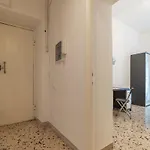 Guesthost - Ad Un Passo Da Borghese Roma