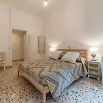Guesthost - Ad Un Passo Da Borghese Roma