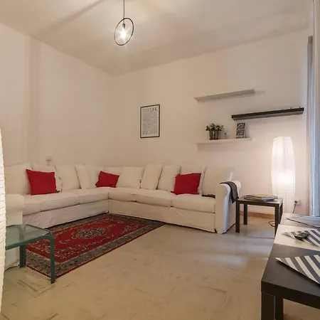 Guesthost - Ad Un Passo Da Borghese Appartamento Roma