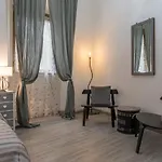 Guesthost - Ad Un Passo Da Borghese Apartment Rome