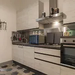 Guesthost - Ad Un Passo Da Borghese Apartment *