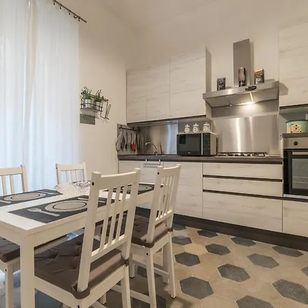 Apartment Guesthost - Ad Un Passo Da Borghese *