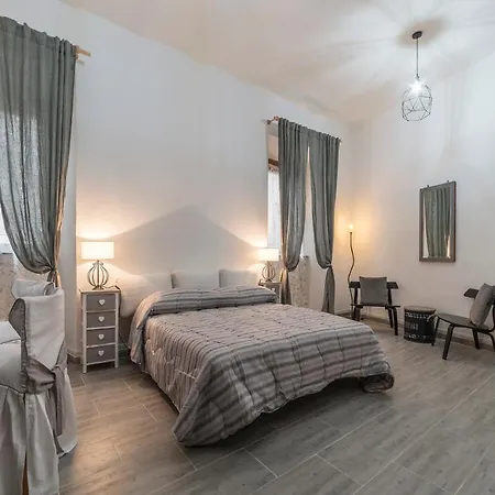 Ad Un Passo Da Borghese