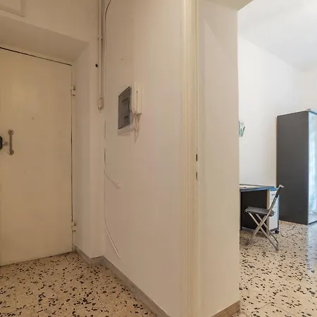 Guesthost - Ad Un Passo Da Borghese Roma
