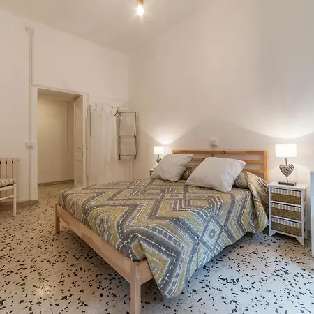 Guesthost - Ad Un Passo Da Borghese Roma